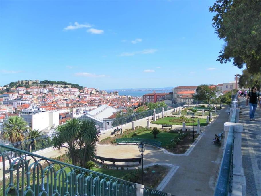 Mm3 Baixa Rossio Castle View! Apartamento Lisboa Exterior foto